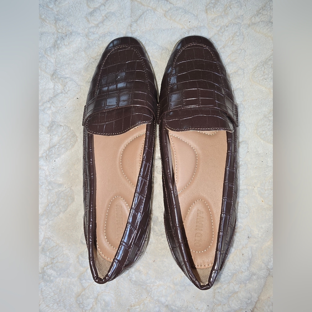 NEW Chocolate Brown Croc-Patterned Loafers, Size 7
